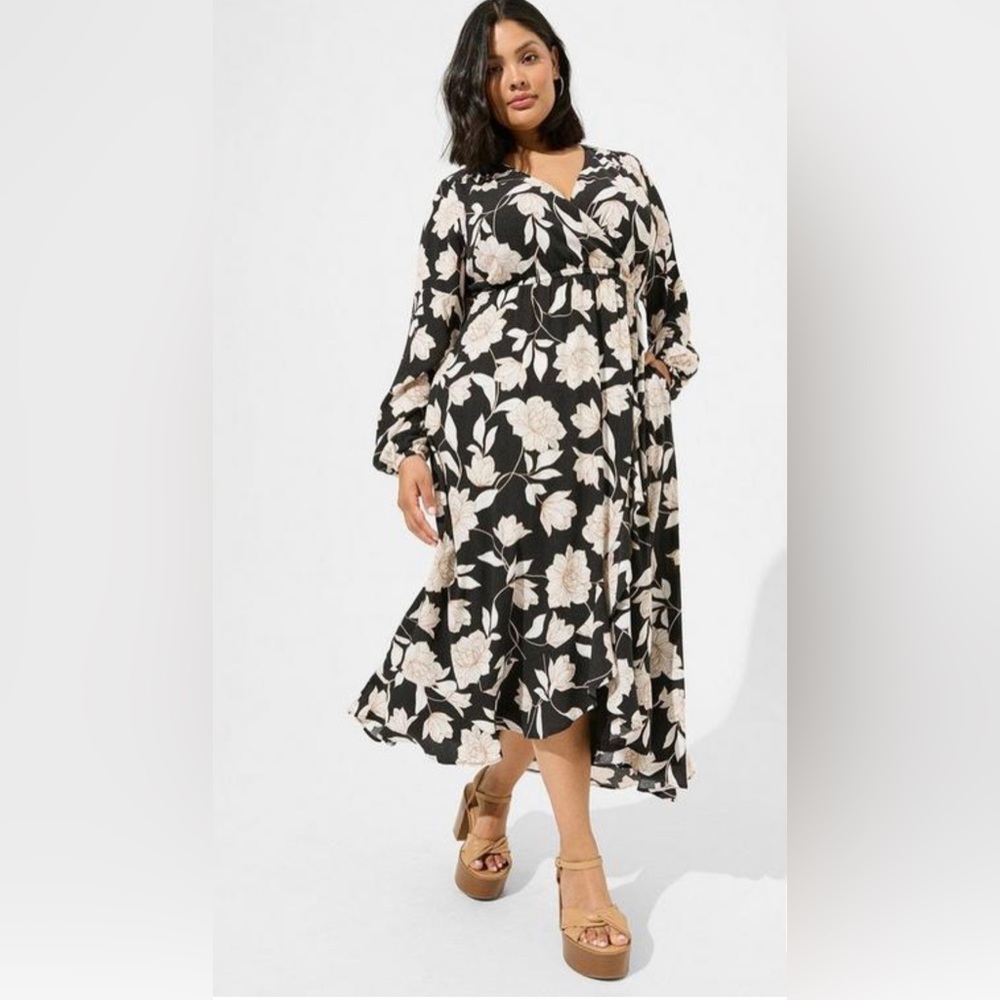 NEW Torrid Midi Washable Crinkle Gauze Ruffle Surplice Dress